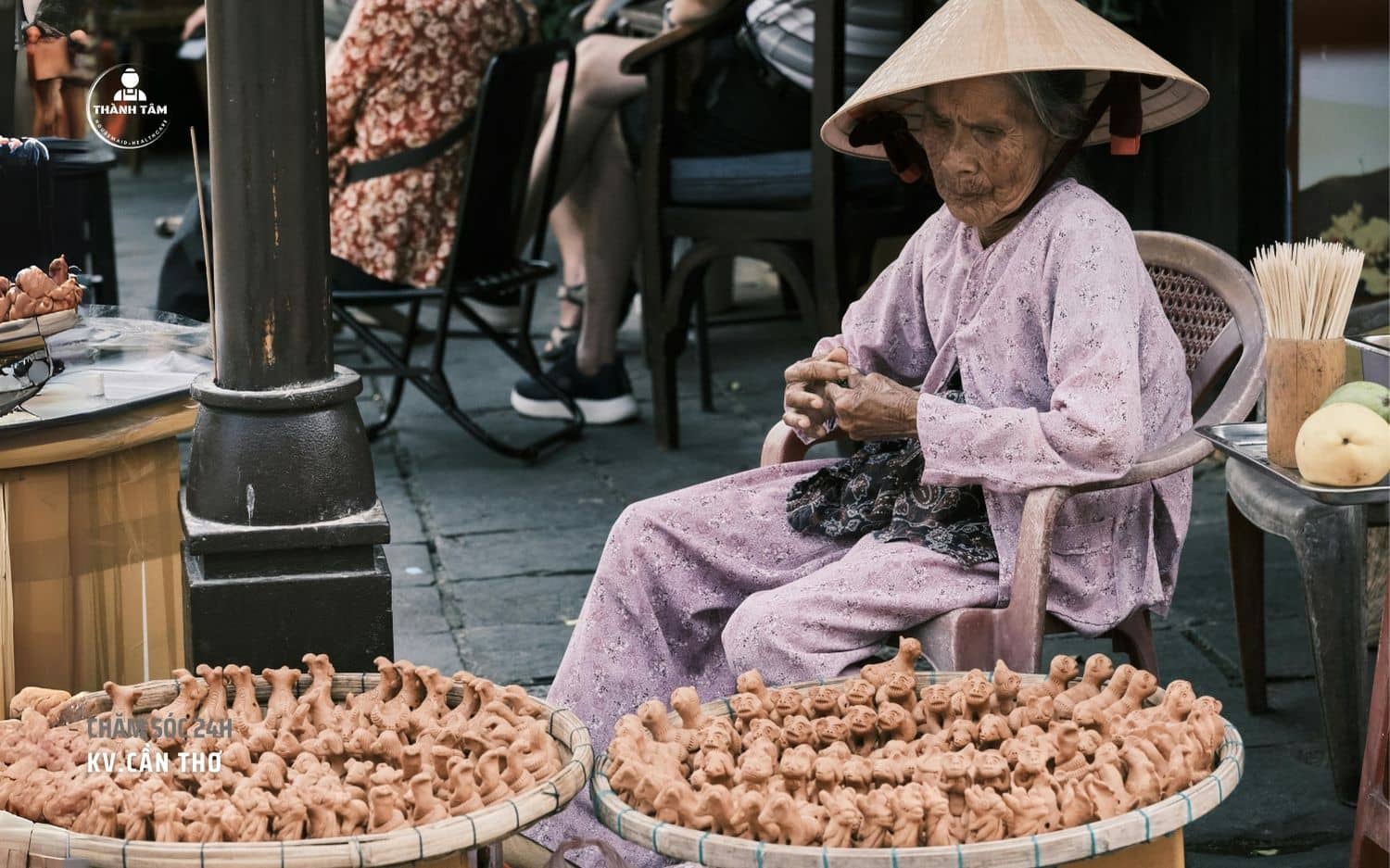Cần Thơ cuộc sống tất bật, nhìn lại ông bà đã già yếu