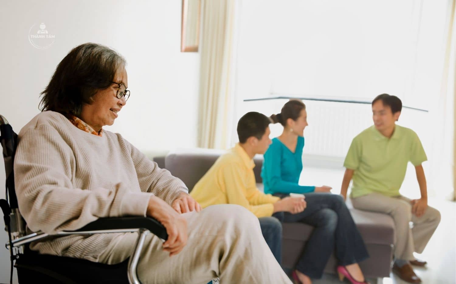 Hợp thống nhất gia đình trước khi thuê người chăm sóc