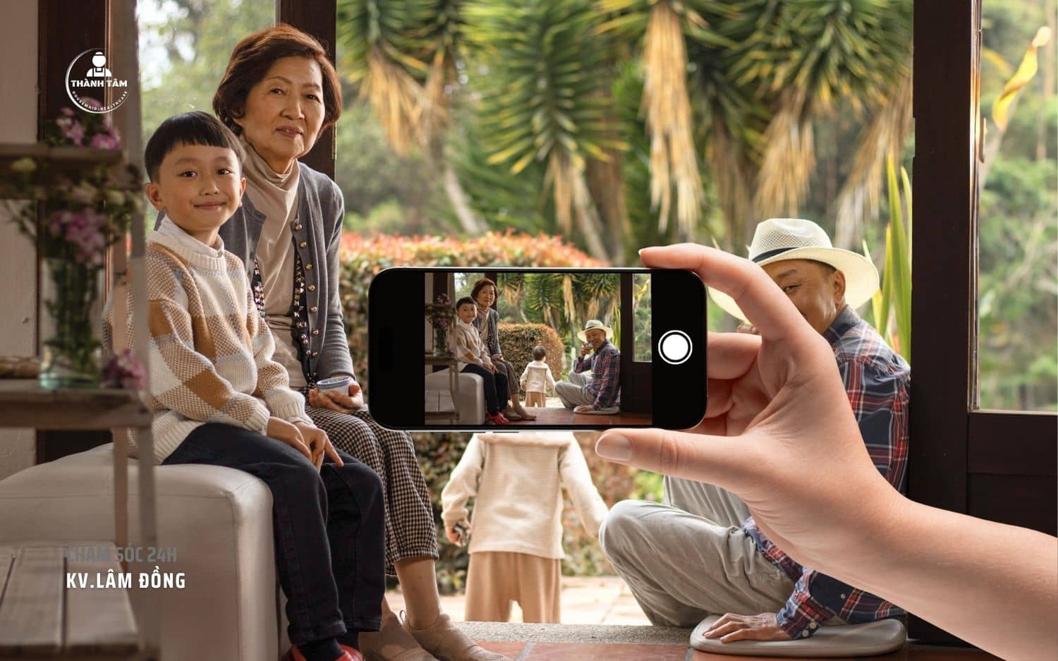 Không gì bằng chăm sóc ông bà ngay chính ngôi nhà của mình