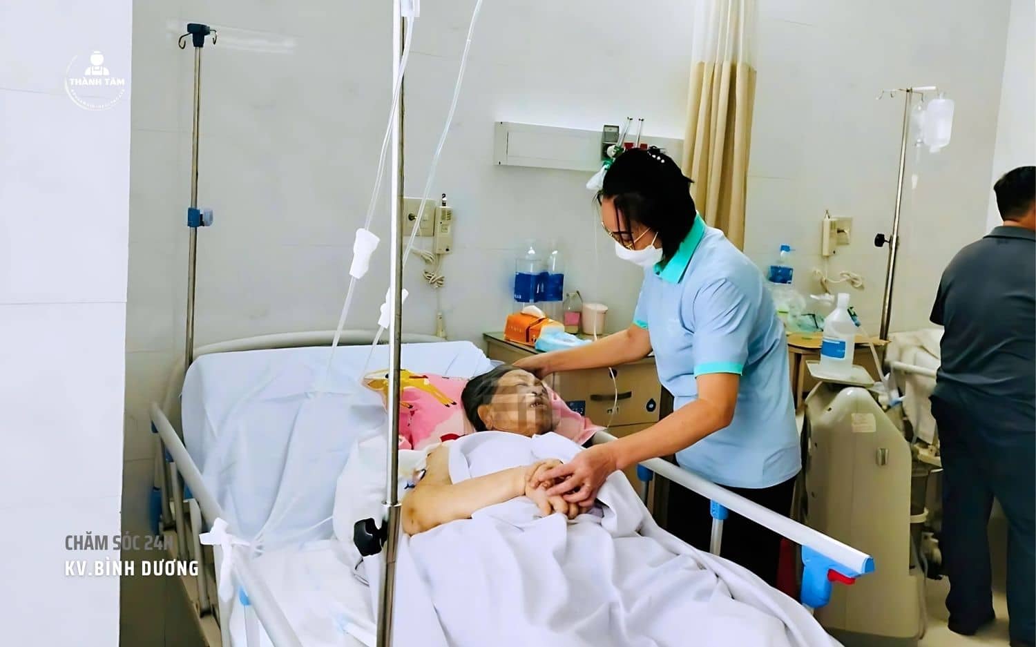 Người bệnh nằm một chỗ tại bệnh viện Bình Dương cần người chăm sóc chuyên nghiệp