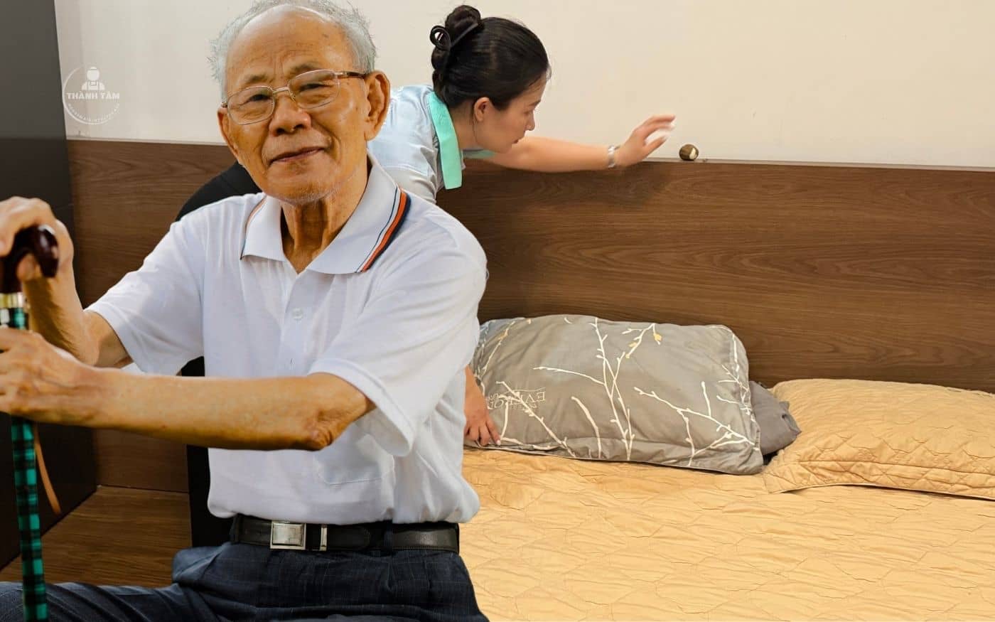 Ông bà còn tự chủ thì người làm chủ yếu đến lau dọn nấu ăn