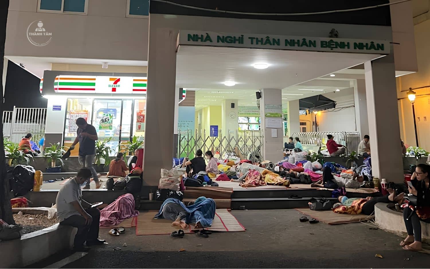 Quy định xác thực vân tay tại Bv Chợ Rẫy để hạn chế người nuôi bệnh tự phát